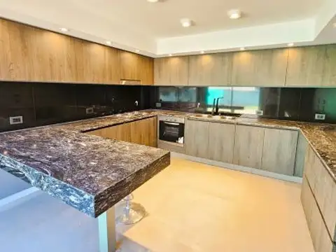 Casa 5 ambientes con 2 baños