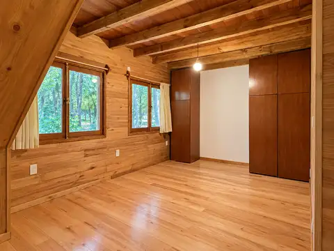 Casa 5 ambientes con 2 baños