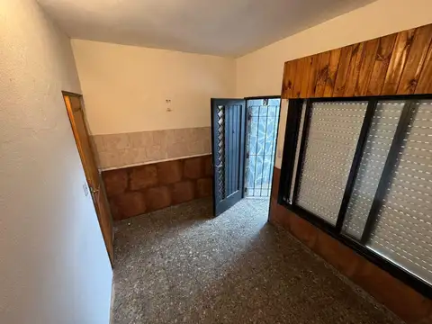 Depto Tipo Casa en Alquiler en Jose Leon Suarez, $ 690.000