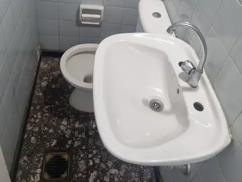 Local en Alquiler en Godoy Cruz, $ 850.000