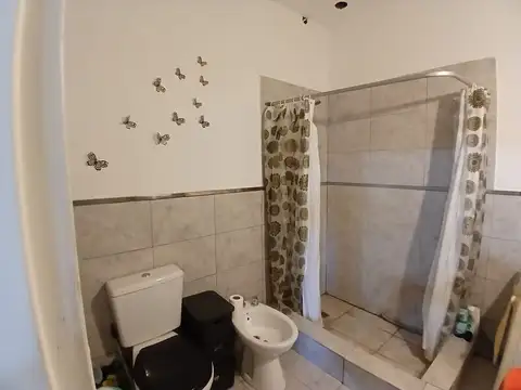 Casa 2 ambientes con 1 baño
