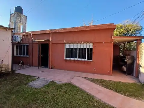 VENTA CASA 2 AMB CON PARQUE Y LOCAL POLVORINES
