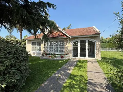 Casa en venta 4 ambientes con pileta Banco Provincia