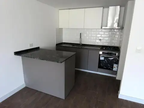 VENTA DE MONOAMBIENTE EN VILLA URQUIZA AMPLIO 52M + 5M LUMIN