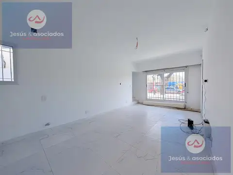 Casa 7 ambientes con 2 baños