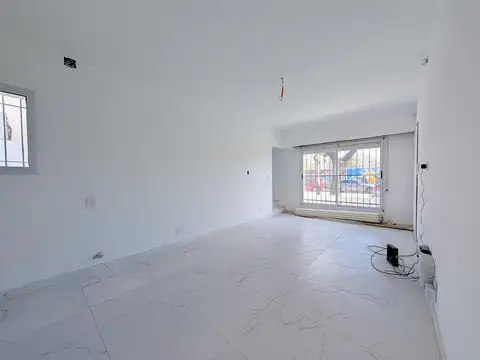 Casa 7 ambientes con 2 baños