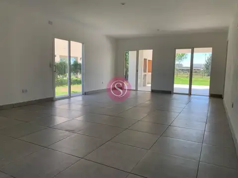 Casa  en Alquiler en San Sebastian, Escobar, G.B.A. Zona Norte