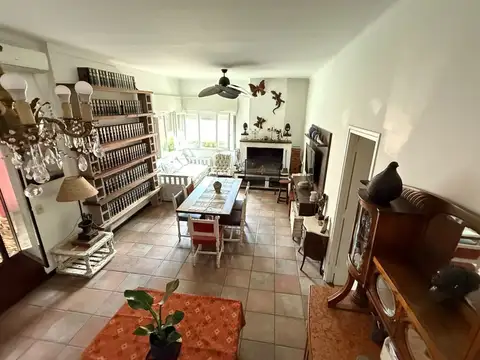 Casa en Venta con 5 cocheras