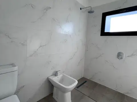 Casa 4 ambientes con 3 baños
