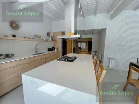 Casa 4 ambientes con 3 baños