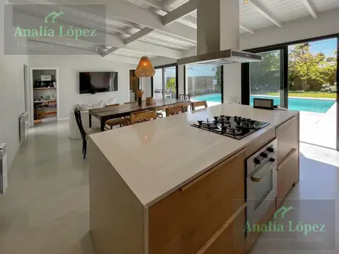 Casa en Venta en Los Pinares, USD 275.000