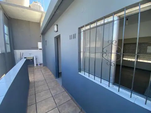 Departamento en Alquiler en Bernal, $ 430.000