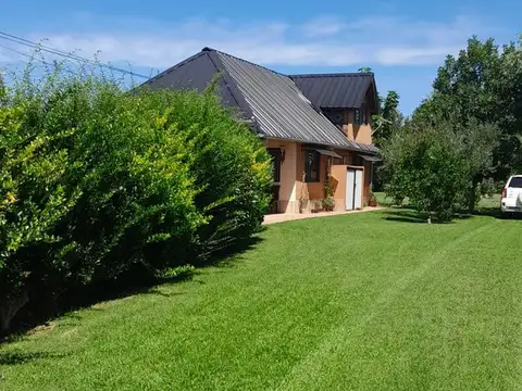 Casa en Venta en Parque Sakura, con pileta, quincho y espacio verde, quinta