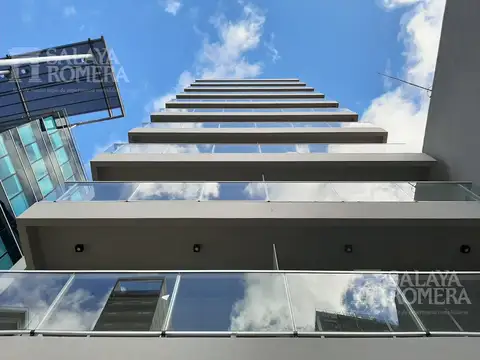 Av del Libertador al 2400 8° Piso