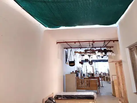 Local en Venta en Abasto, USD 310.000