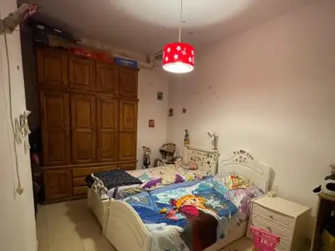 DEPARTAMENTO UNICO EN PASILLO. BARRIO HOSPITALES. DOS DORMITORIOS.