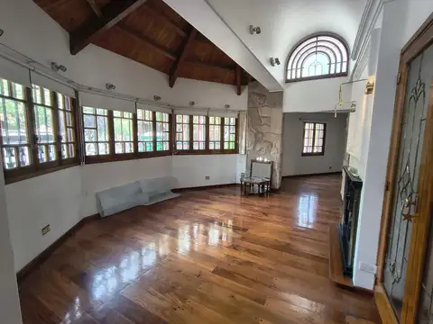 Casa en Venta en Coronel Dorrego, USD 370.000