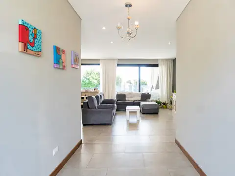 Casa en Venta en Haras Santa Maria, USD 239.000