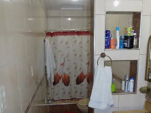 PH AL FRENTE DE 3 AMBIENTES, CON PATIO, TOTALMENTE INDEPENDIENTE.