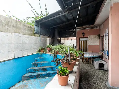 Casa en Venta con 6 cocheras