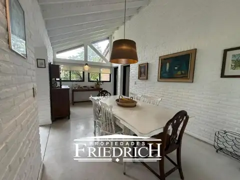 Casa en Venta con 6 cocheras