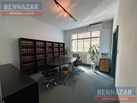 Oficina en Venta 80 años