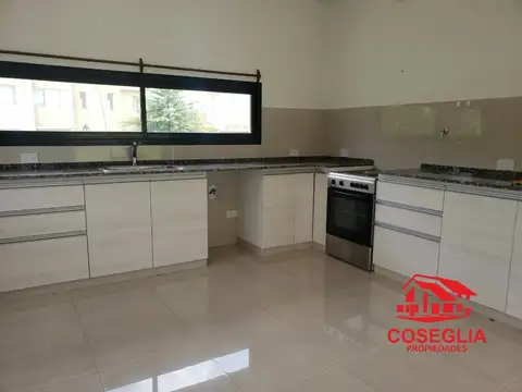 Casa en Venta en Pilar del Este - Santa Guadalupe, USD 230.000