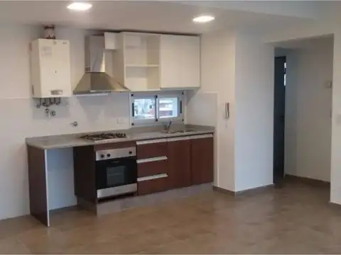 Departamento en Alquiler en Bernal, $ 700.000