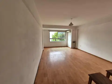 Avenida 25 entre 46 y 47 700