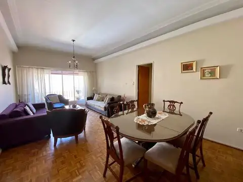VENTA 4 AMBIENTES CON DEPENDENCIA Y COCHERA  EN CABALLITO