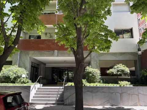 Oportunidad! Lindo departamento 3 dormitorios en el corazón de Acassuso 