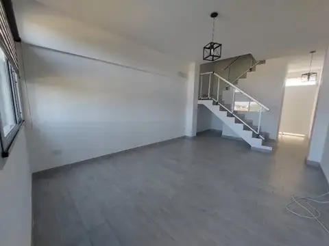 Departamento tipo Casa en Alquiler en Bernal