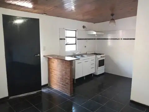 Departamento en Alquiler en Villa Luzuriaga, $ 450.000