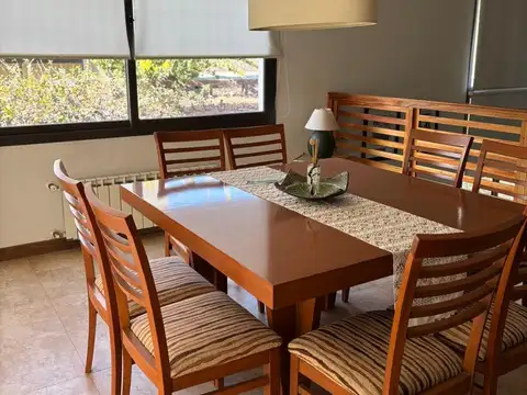 Casa 9 ambientes con 3 baños