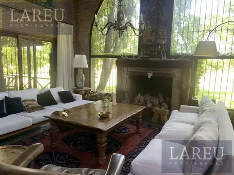 Casa en Alquiler Temporal con 4 cocheras