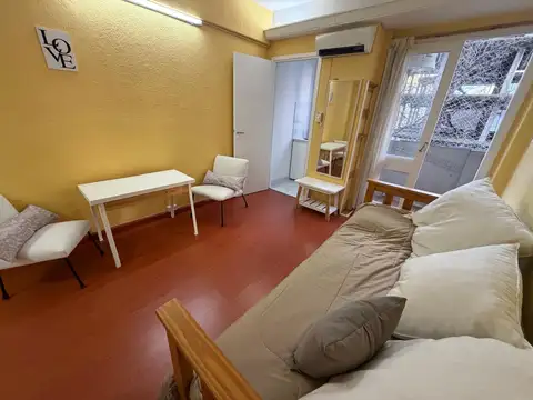 VENTA DEPARTAMENTO AMBIENTE Y MEDIO AL FRENTE
