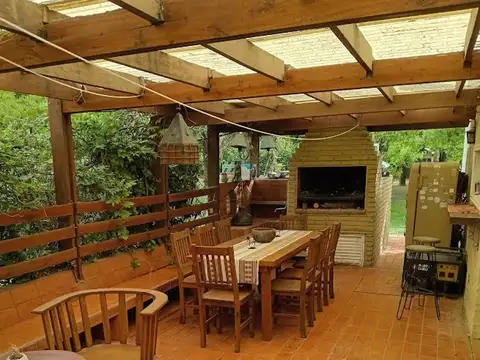 VENTA CASA COUNTRY PERMUTA ESCUCHA OFERTA