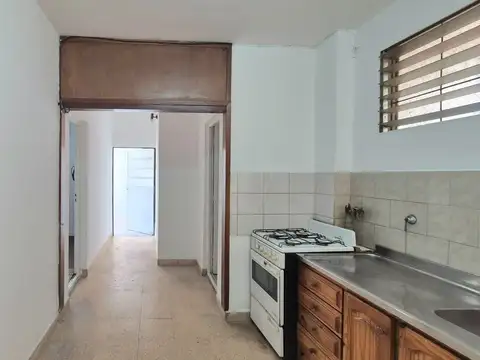 PH EN VENTA 2 AMB EN VILLA BOSCH CON PATIO