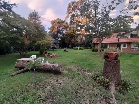 Casa en Venta con 4 cocheras