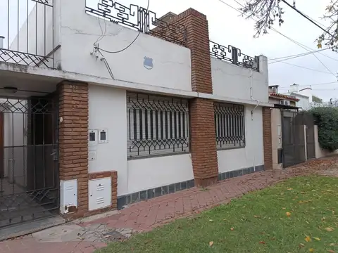 HERMOSA CASA DOS DORMITORIOS CON PATIO
