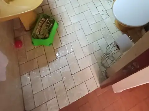 CASA CON GALPON S/LOTE 10X40 MTS 5 AMB 3 BAÑOS ATIO TZA-FLORESTA