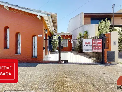 Casa en venta Martínez -7 amb con jardín, pileta y dependencia
