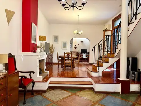 Casa 4 ambientes con 2 baños