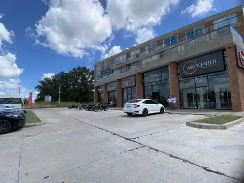 Local sobre Panamericana 100mt2 + entrepiso- Pilar