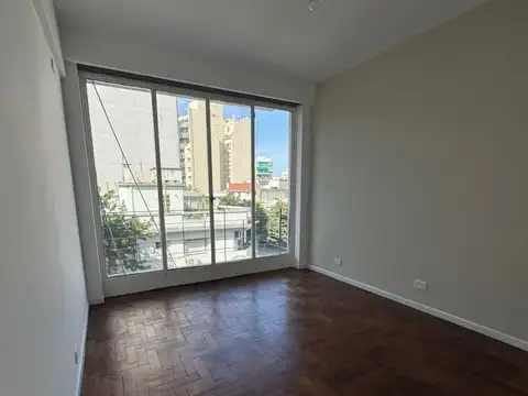 VENTA 3 AMBIENTES LUMINOSO AL FRENTE, CABALLITO