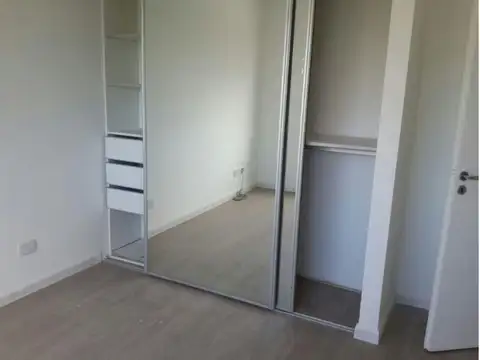 EXCELENTE Y AMPLIO 2 AMB. AL FRENTE 4 años AV. ALBERDI