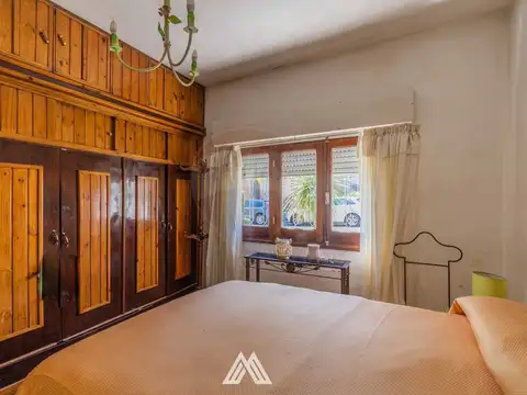 Casa 5 ambientes con 1 baño