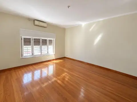 Depto Tipo Casa 6 ambientes con 1 baño