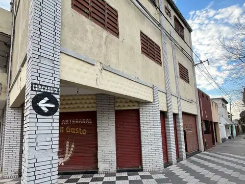 Venta Edificio Inversion. Esquina tres plantas.