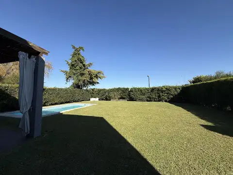 Casa en Alquiler al Oeste
